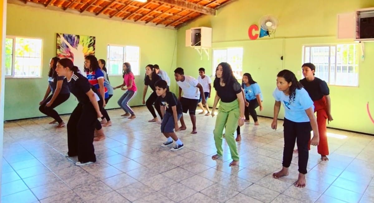 students in dance workshop